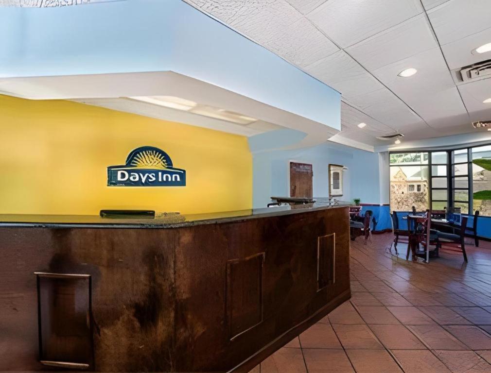 Days Inn By Wyndham Richmond Hill/Savannah Eksteriør bilde